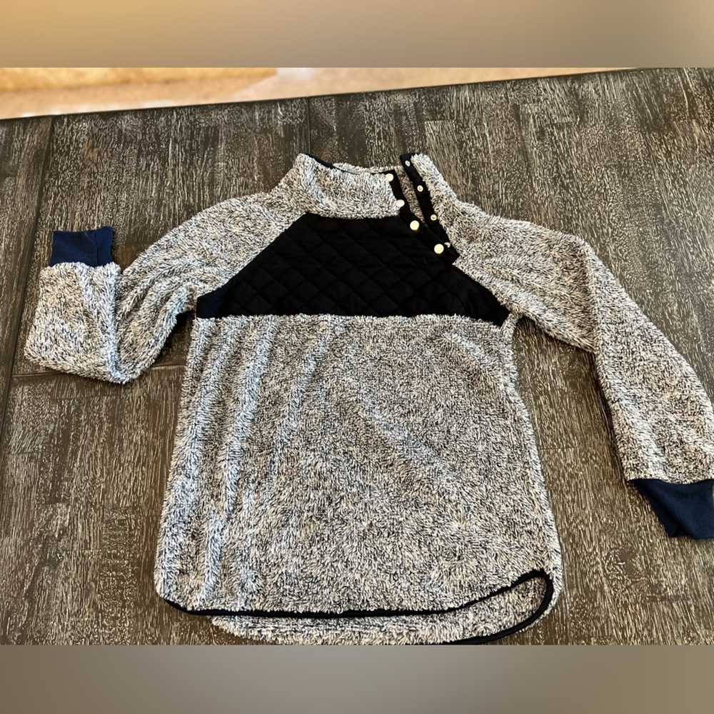 Teddy Pullover - Picture 1 of 2